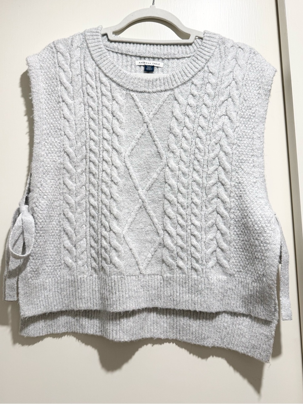 American Eagle Whoa So Soft Cable Knit Side Tie Sweater Vest NWOT - Picture 9 of 13